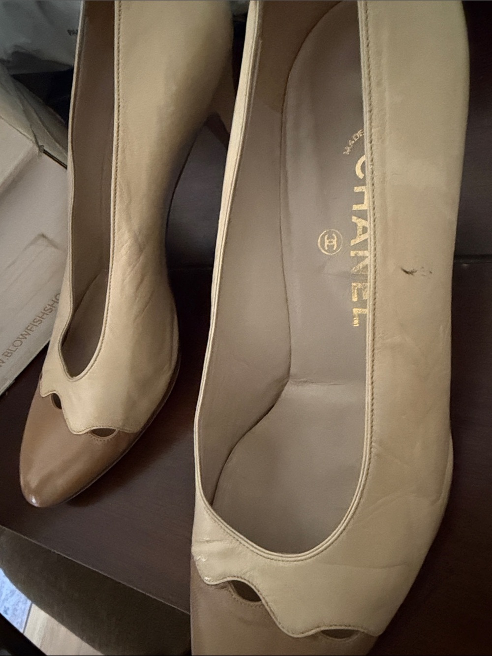 CHANEL Two-Tone Cream and Tan Pointed-Toe Pumps - Picture 4 of 5